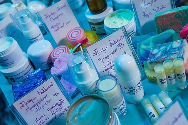 Aroma Lab: Υλικά, εξοπλισμός και σεμινάρια για φυτικά καλλυντικά